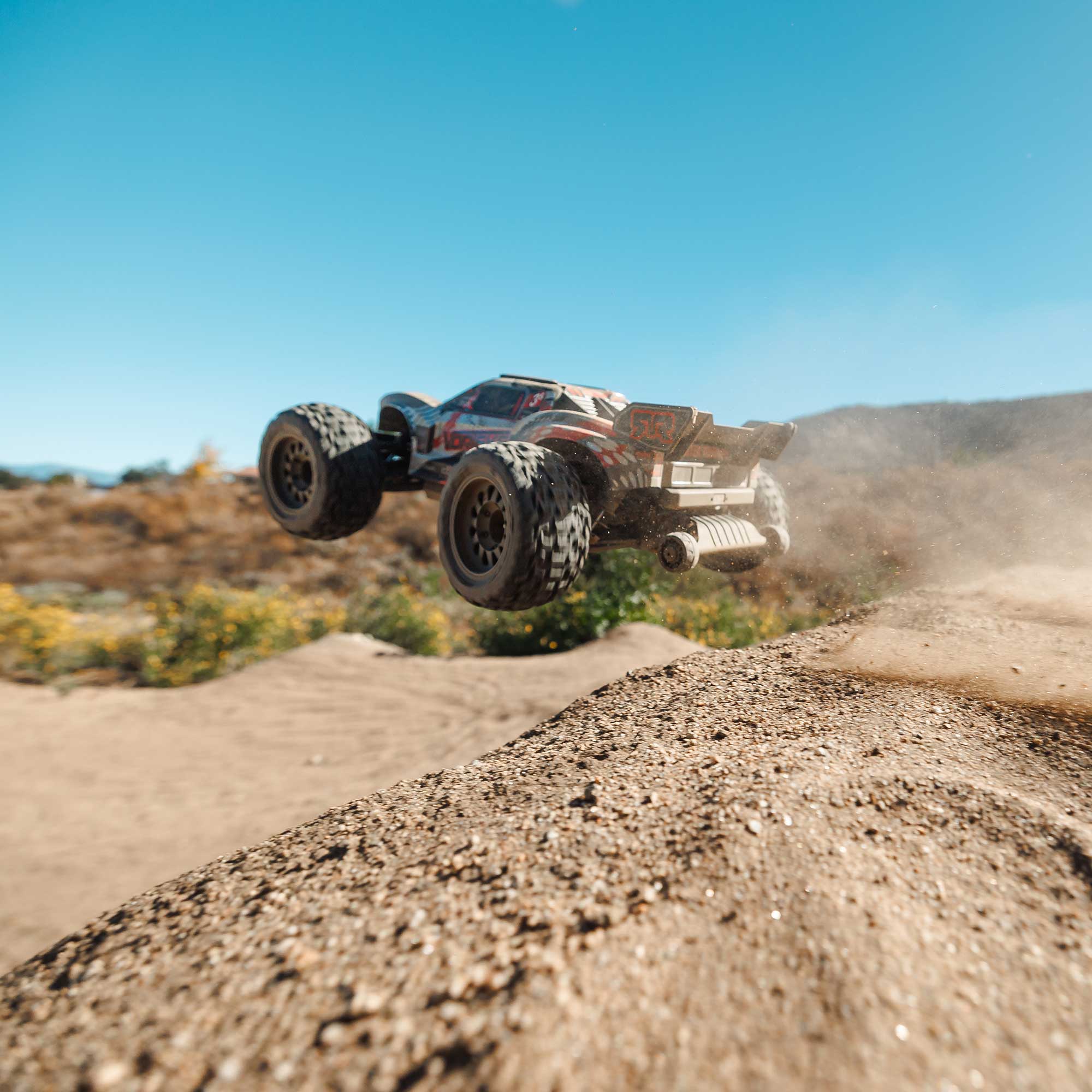 ARRMA official Vorteks 223S DSC 4X4 recreational product photograph 1